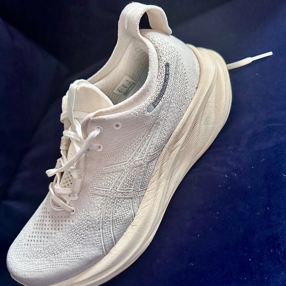 ASICS GEL-Nimbus 26 - Picture 3 of 10